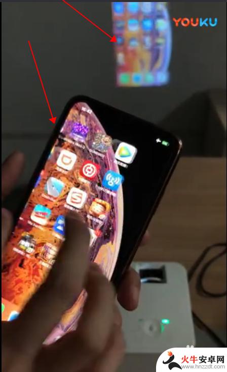 手机投影仪怎么操作?