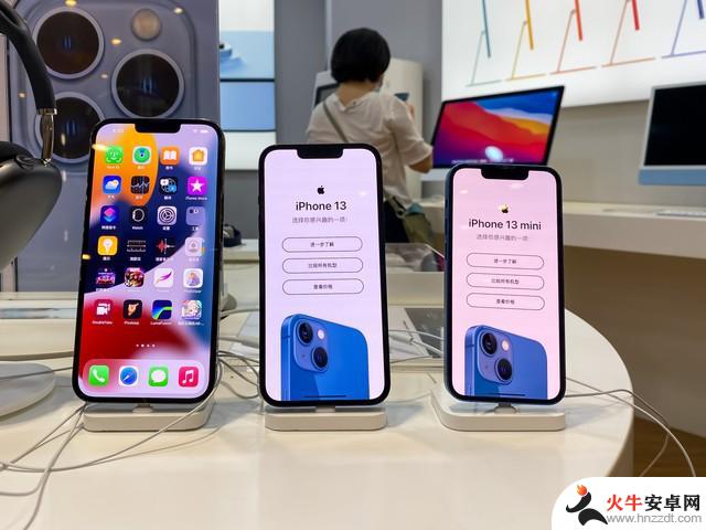 iPhone15惨遭Android旗舰围攻，苹果只能低头降价！