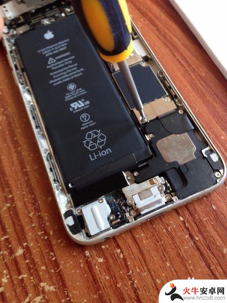 手机开关坏了如何更换电池